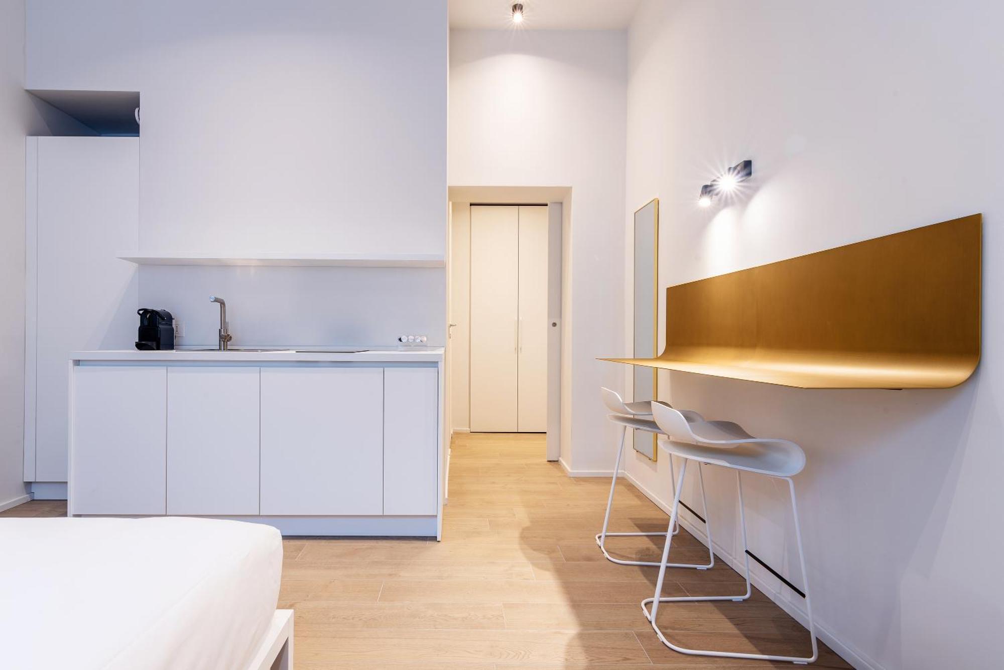 Easyhomes-City Centre Suites Milano Ngoại thất bức ảnh